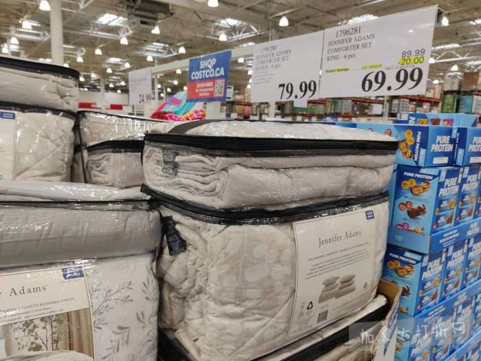 独家！【加东版】Costco店内实拍，有效期至3月29日！iPhone 17月供、大量服饰清仓、蛋白奶昔2.5折、火锅豆腐卷.99、三文鱼.99、行李箱.99、大红瓶.99、润喉糖.49！