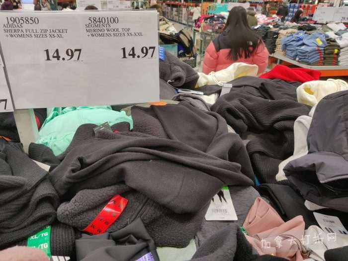 独家！【加东版】Costco店内实拍，有效期至3月29日！iPhone 17月供、大量服饰清仓、蛋白奶昔2.5折、火锅豆腐卷.99、三文鱼.99、行李箱.99、大红瓶.99、润喉糖.49！