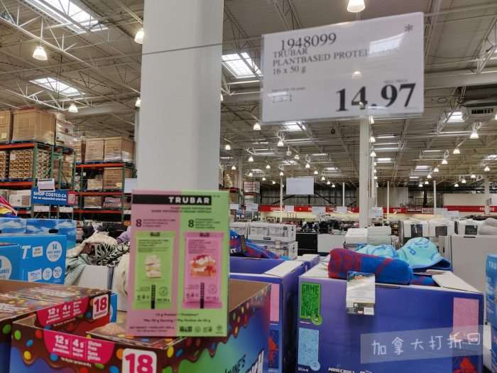 独家！【加东版】Costco店内实拍，有效期至3月29日！iPhone 17月供、大量服饰清仓、蛋白奶昔2.5折、火锅豆腐卷.99、三文鱼.99、行李箱.99、大红瓶.99、润喉糖.49！