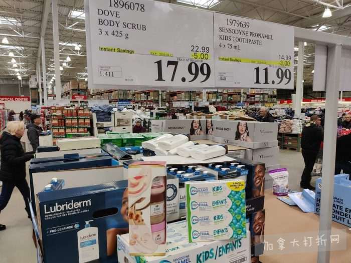 独家！【加东版】Costco店内实拍，有效期至3月29日！iPhone 17月供、大量服饰清仓、蛋白奶昔2.5折、火锅豆腐卷.99、三文鱼.99、行李箱.99、大红瓶.99、润喉糖.49！