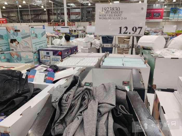 独家!【加东版】Costco店内实拍,有效期至4月5日!维C冲剂.49、热水壶.99、厨房刀组.99、罗非鱼柳减、休闲裤.97、枕头.99、储物箱.99、哈根达斯.99、歌帝梵巧克力.99!