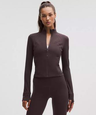 lululemon大促，精选时尚运动服饰3折起！入背挎包、加拿大队瑜伽裤、套头衫！