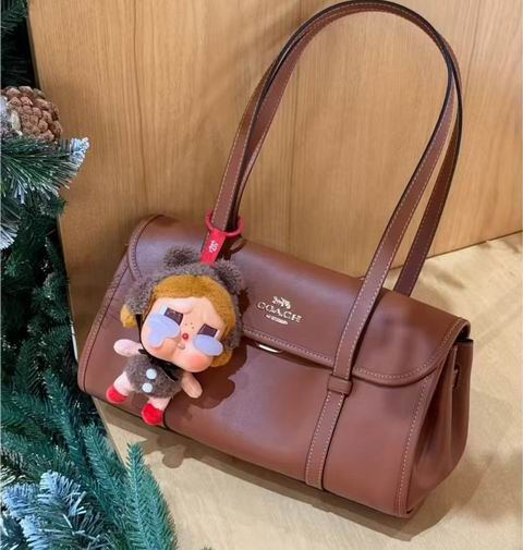 Coach 奥莱  Bridget 光滑粒面皮 翻盖包 299加元（原价 430加元）