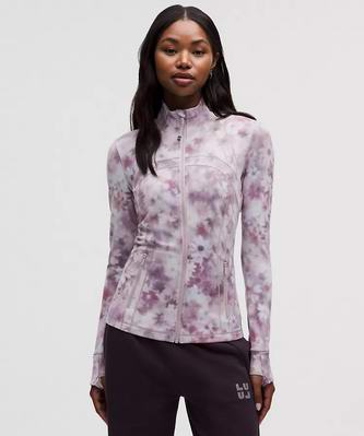 lululemon大促，精选时尚运动服饰3折起！入背挎包、加拿大队瑜伽裤、套头衫！