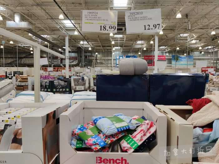 独家！【加东版】Costco店内实拍，有效期至5月3日！雅顿面霜.99、蜂蜜干果.49、花园水管.99、澳洲羊腿减、果树.99、可丽饼蛋糕.99、燕麦保湿乳.99、苹果汁.49！