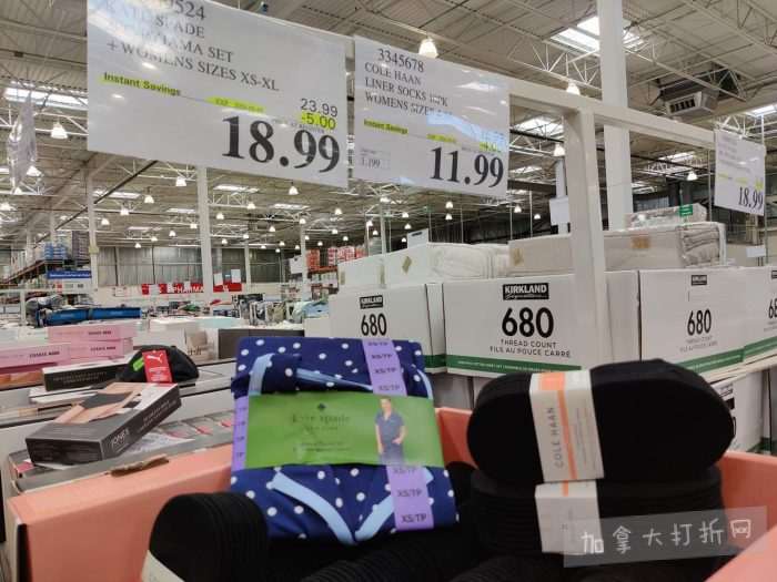 独家！【加东版】Costco店内实拍，有效期至5月3日！雅顿面霜.99、蜂蜜干果.49、花园水管.99、澳洲羊腿减、果树.99、可丽饼蛋糕.99、燕麦保湿乳.99、苹果汁.49！