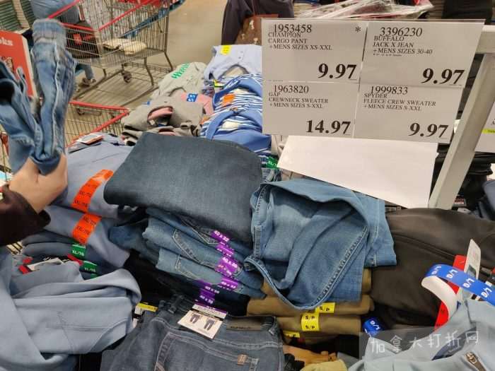 独家！【加东版】Costco店内实拍，有效期至5月3日！雅顿面霜.99、蜂蜜干果.49、花园水管.99、澳洲羊腿减、果树.99、可丽饼蛋糕.99、燕麦保湿乳.99、苹果汁.49！