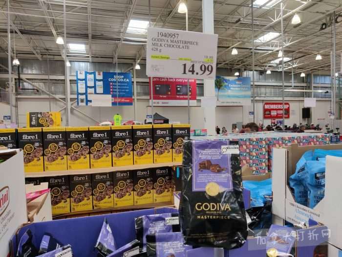 独家！【加东版】Costco店内实拍，有效期至5月3日！雅顿面霜.99、蜂蜜干果.49、花园水管.99、澳洲羊腿减、果树.99、可丽饼蛋糕.99、燕麦保湿乳.99、苹果汁.49！