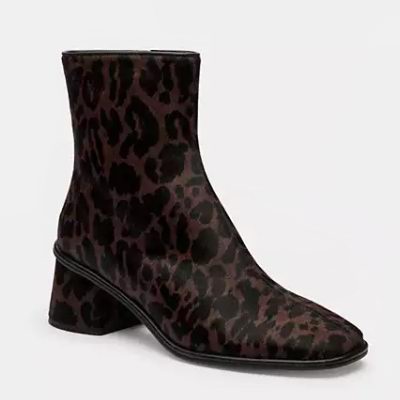 白菜价！Coach Outlet 男女时尚运动鞋、长短靴等2.6折起！入穆勒鞋、运动鞋！