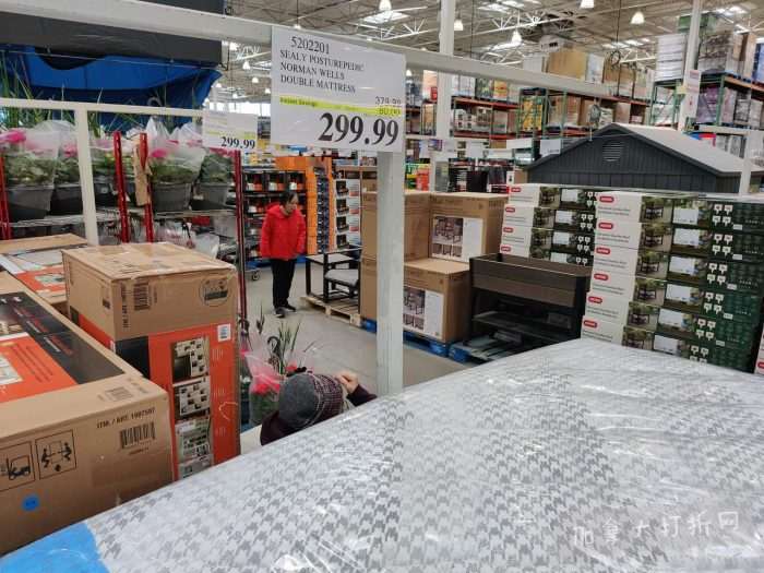 独家!【加东版】Costco店内实拍,有效期至5月17日!免费薅iPhone Air、网红芝麻酱.99、雅顿眼胶.99、冻三文鱼.99、哈根达斯.99、香蕉船防晒.99、水牙线.99、卫生巾.49!