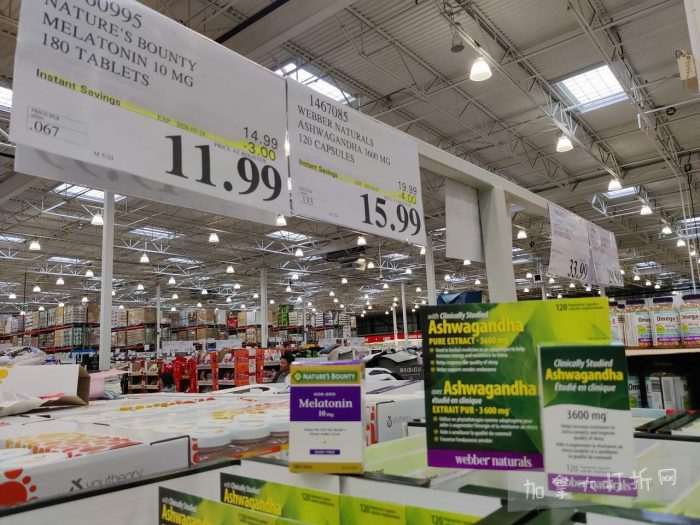 独家!【加东版】Costco店内实拍,有效期至5月17日!免费薅iPhone Air、网红芝麻酱.99、雅顿眼胶.99、冻三文鱼.99、哈根达斯.99、香蕉船防晒.99、水牙线.99、卫生巾.49!