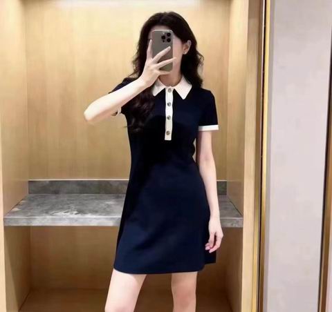 Maje 撞色滚边 polo裙 238加元（原价 340加元）