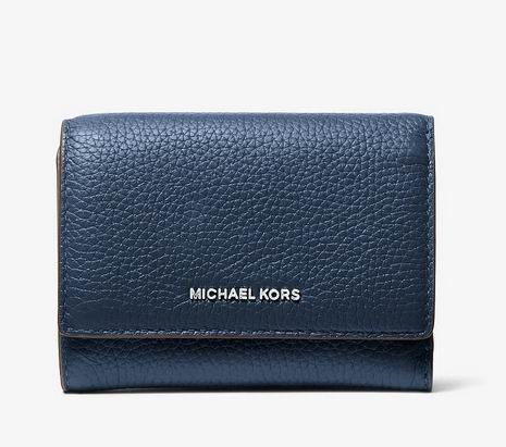 Michael Kors时尚服饰、鞋靴2.3折起!卡包 44.25加元、月牙包 126.75加元、连衣裙52.49加元、T恤33.75加元、运动鞋 52.49加元