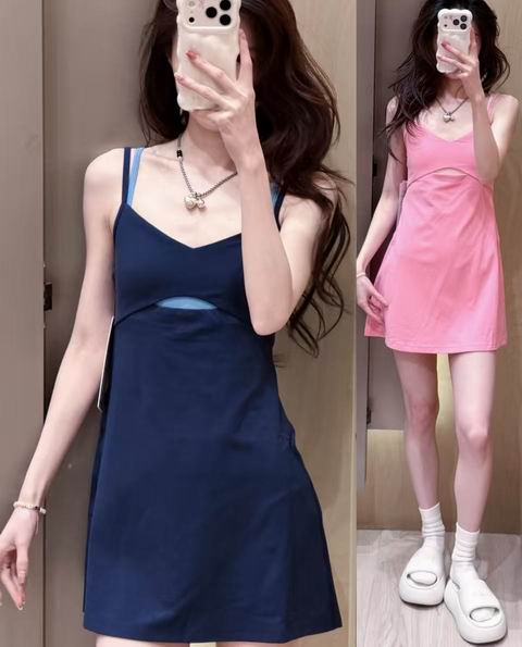 lululemon Align假两件撞色连衣裙 124加元(原价 158加元) lululemon Align假两件撞色连衣裙 124加元(原价 158加元)